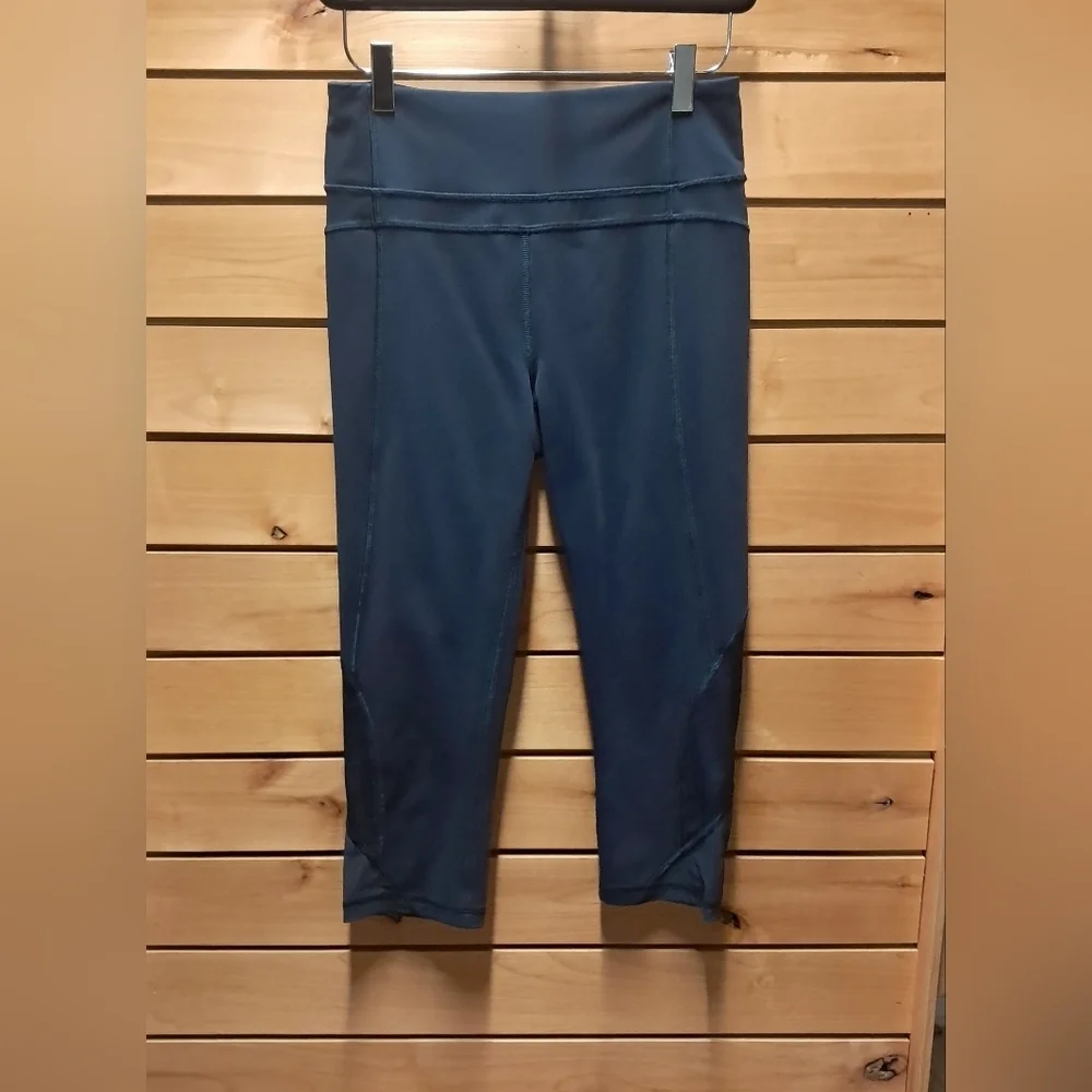 Lululemon Capri Workout Leggings Size 6